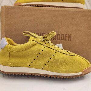 Steve Madden "Mirage" Suede Leather Sneakers. NIB. Size 9.5